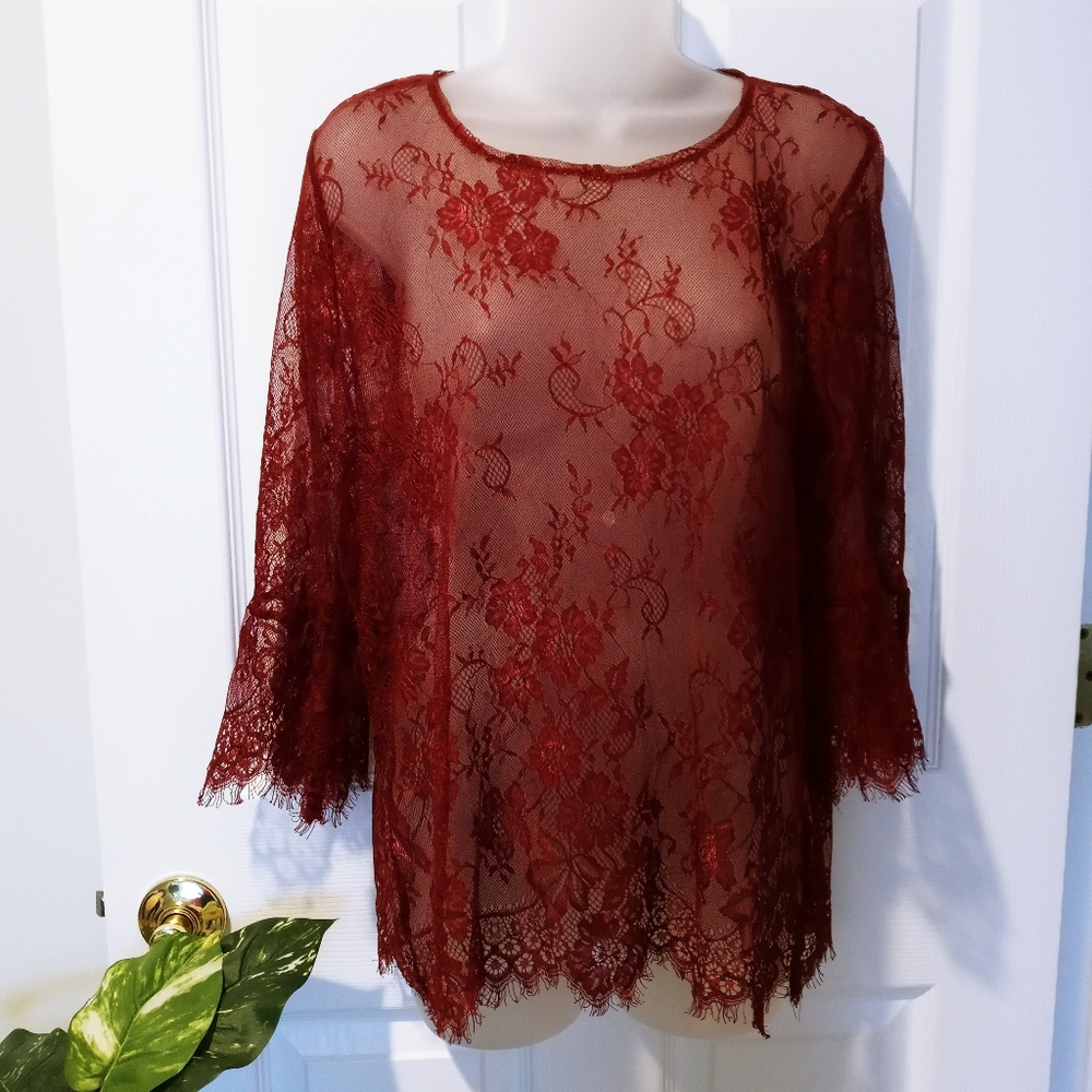 NWOT - Ladies Lace Top